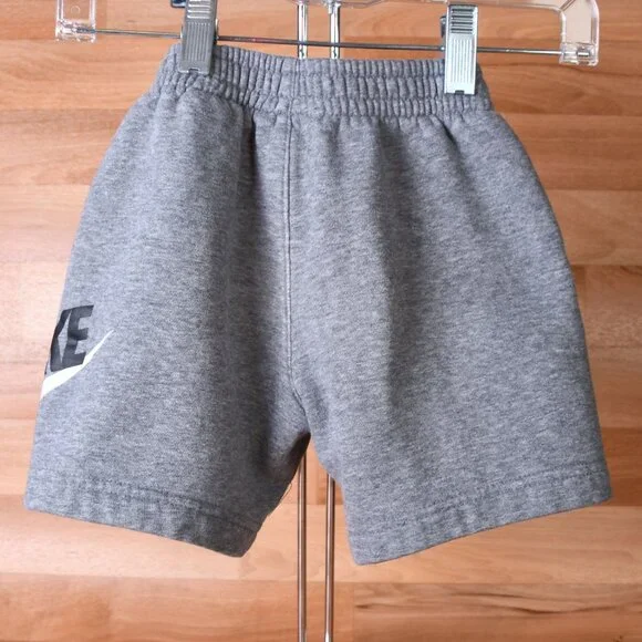 Bundle 3 pair Nike Size 3T shorts - Picture 9 of 12